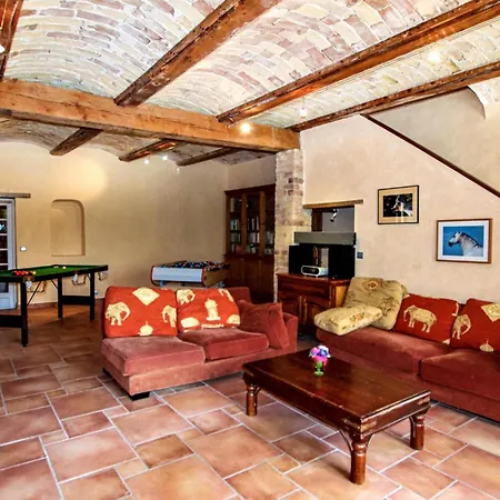 Casa de Férias Beautiful In Loriol-sur-Drome